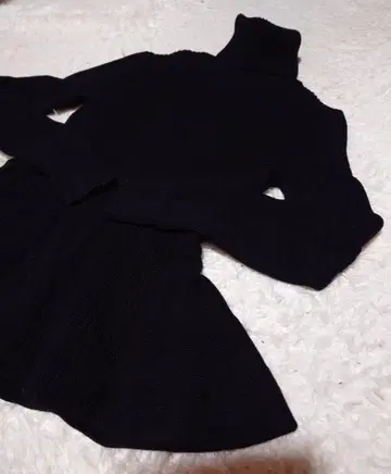 SPORTMAX 스포츠맥스 블랙 터틀넥 페플럼 니트 S