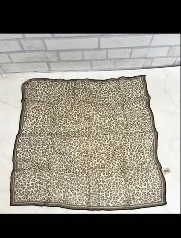 새상품급 TOPKAPI 실크 스카프 애니멀 프린트