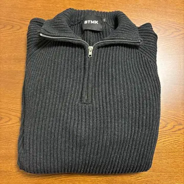 BTMK 다크 그레이 지퍼 스웨터