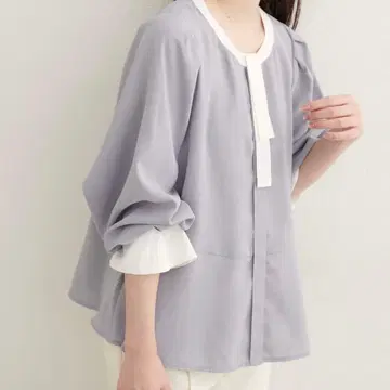 [ natural couture ] 배색 보타이 페플럼 블라우스