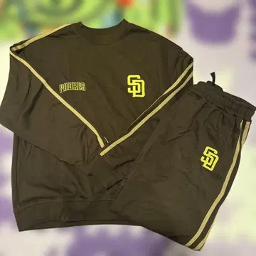 파드레스 맨투맨 셋업 M 사이즈