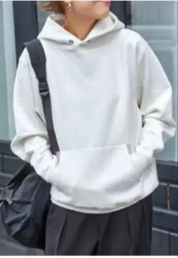 에이톤 ATON 화이트 후드티