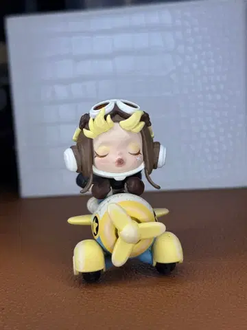 Skullpanda Popmart 비행기를 탄 캐릭터 피규어