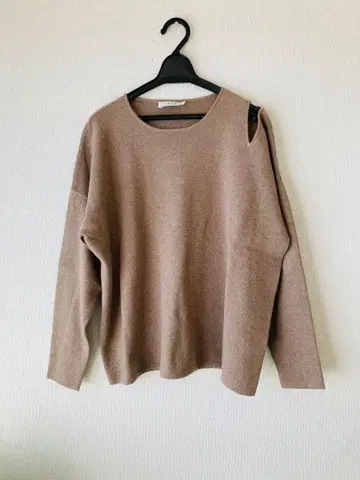 A.E.R 숄더 슬릿 니트 울 혼방