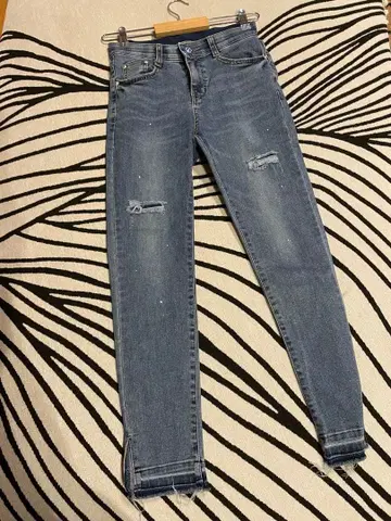 praia 스트레치 스키니 데님 데미지 가공 [ 새상품급 ]