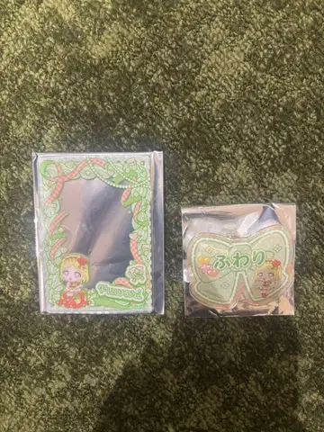 캬라핀 프리파라 트레이딩 네임 배지, 카드 케이스 후와리 세트