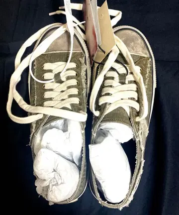 [ Cest Nous ] Distressed Canvas Sneakers