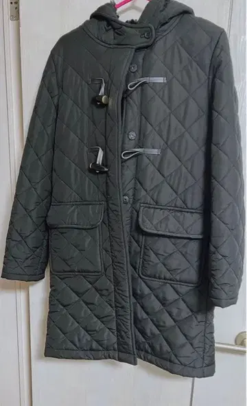 다크 그린 퀼팅 자켓 후드 부착