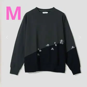 [새상품] M 사이즈 쭈리 맨투맨 그라니프 죠죠의 기묘한 모험 메탈리카