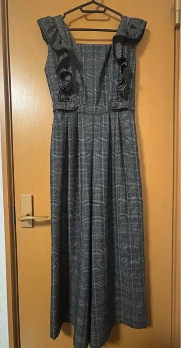 evelyn 프릴 오버롤 올인원