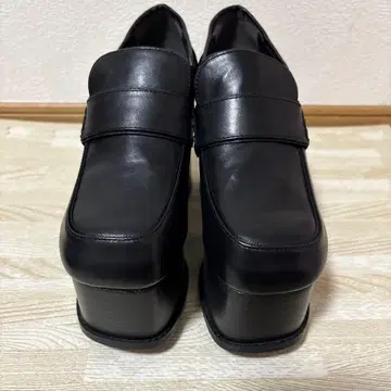 EMODA 통굽 로퍼 샵 내 시착품