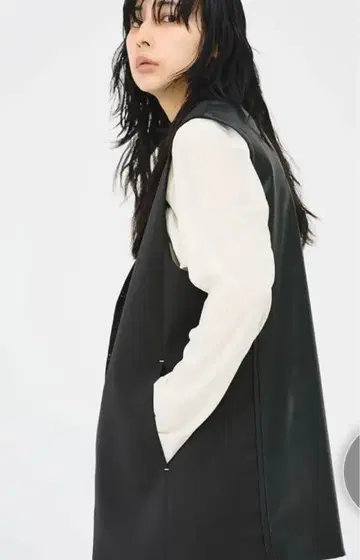 CIS. 커브컷 베스트 / 핸드워시 / 스트레치 무지 베스트