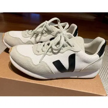 VEJA 스니커즈 화이트 23cm