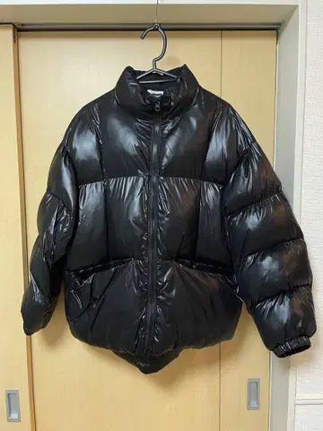 Universal Style Wear 블랙 다운 자켓 M