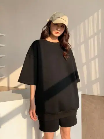 BIRTHDAY BASH BB 로고 맨투맨 티셔츠 1103Z2