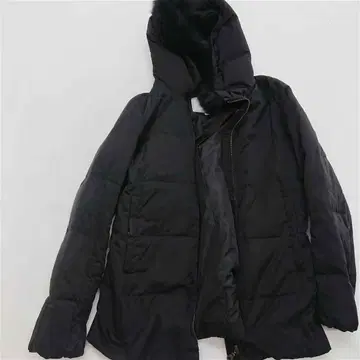 앤 언타이틀 다운 코트 블랙 계열 사이즈 2 후드 부착