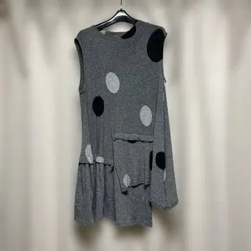 슬리브리스 도트 무늬 튜닉 사이즈 40