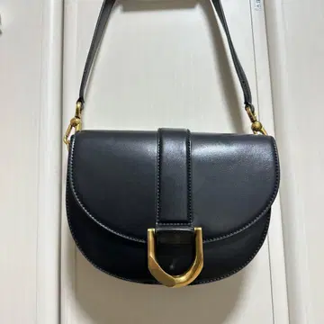 블랙 플랩 핸드백