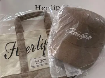 her lip to HLT 미니 토트 & 로고 캡 한정판