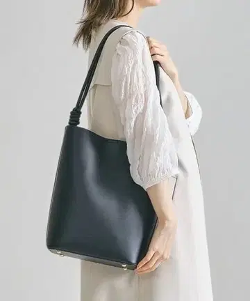 [ 미사용 새상품 ] ORiental TRaffic 튜브 스트랩 핸드백