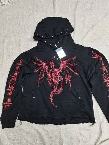 블랙 후드티 빨간색 그래픽