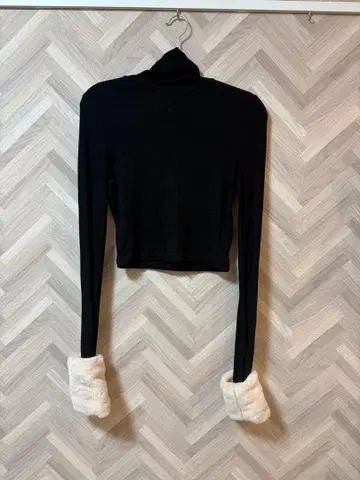 andmary doggy fur tops black