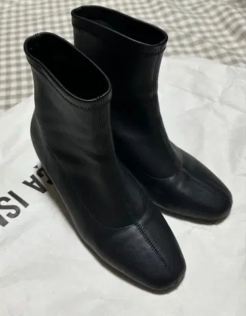 NICE CLAUP 블랙 하이컷 부츠