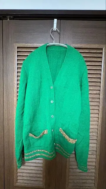 그린 컬러 버튼 달린 가디건 구제 의류