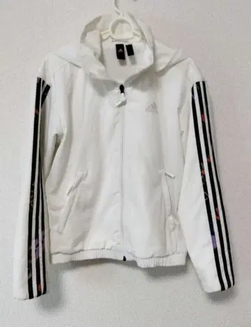 adidas 후드 부착 화이트 자켓 안감 플리스