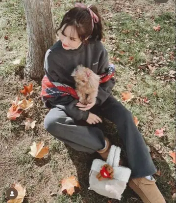 [ 새상품 ] ALLISON BROWN 무스탕 보아 백 사에코