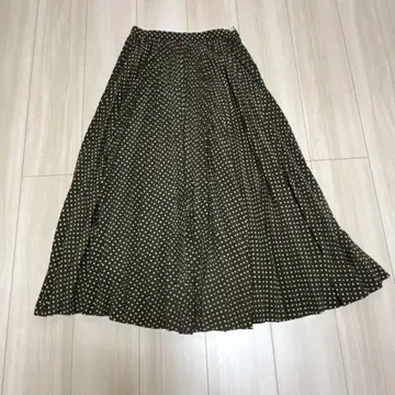 [ 새상품급 ] 잉게보그 도트 무늬 플리츠 롱 스커트 플레어 핑크하우스