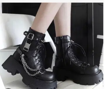 블랙 체인 포함 25cm 통굽 레이스업 부츠 y2k 미사용 새상품