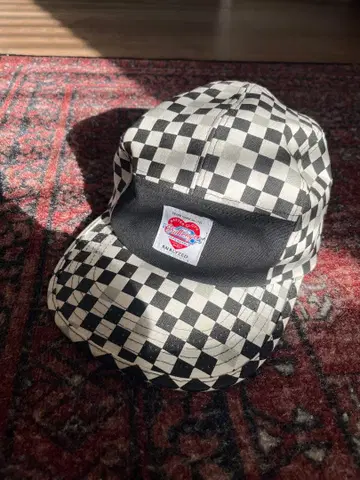 캐릭터 체커 패턴 캡