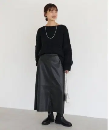 미사용 새상품급 슬로브 이에나 인조 가죽 스커트 36