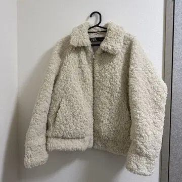 ZARA 보아 자켓 S 사이즈 크림색