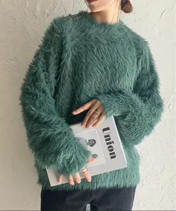 완판템 긴팔 볼륨 슬리브 미들 기장 페더 얀 샤기 니트