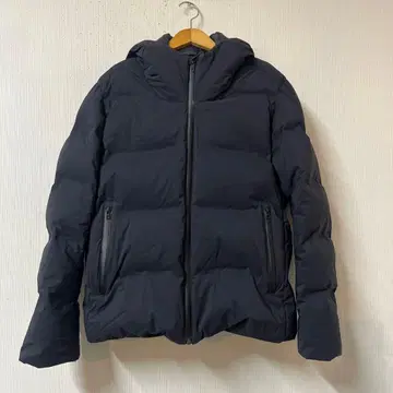 유니클로 심리스 다운 파카 L 311-419989 남성용 블랙