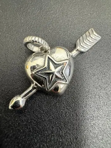 실버 925 소재 애로우 하트 펜던트