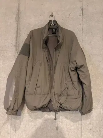 PCU LEVEL 7 PRIMALOFT 다운 자켓