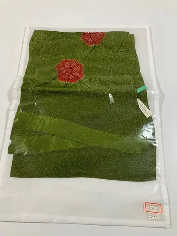 순수 실크 그린 컬러 글리터 오비 장식 천 빨간 꽃 쥐기