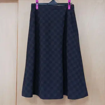 CROCODIL 다크 체크 플레어 롱 스커트