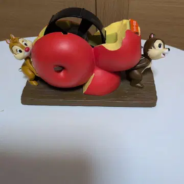 칩과 데일 테이프 커터 사과