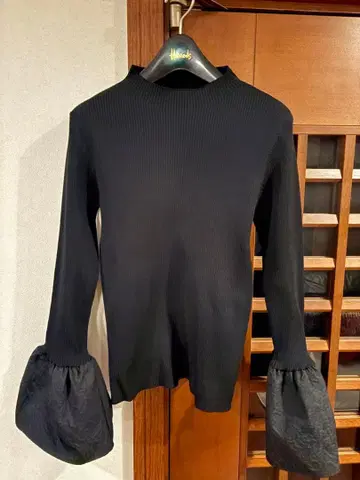 유나이티드 애로우즈 블랙 플레어 소매