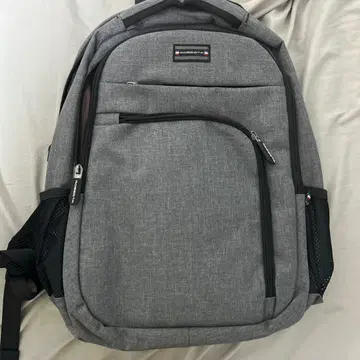 그레이의 다기능 백팩