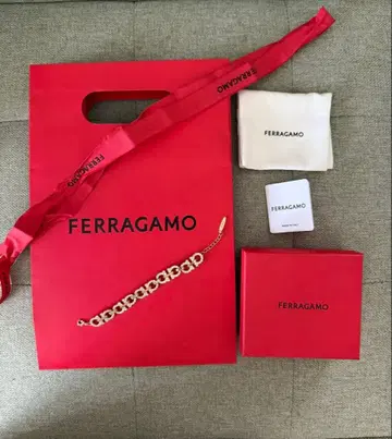 [ 거의 미사용 ] FERRAGAMO 간치니 팔찌