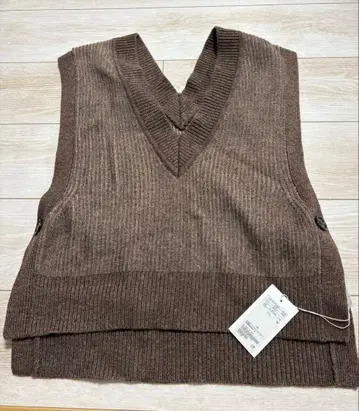 beauty&youth 니트 베스트 택 포함 새상품 MOCA