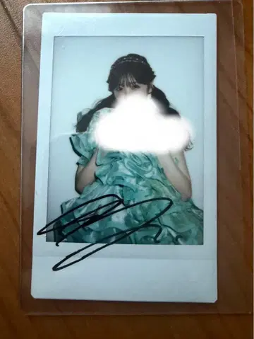 사쿠라이 유이 친필 사인 폴라로이드