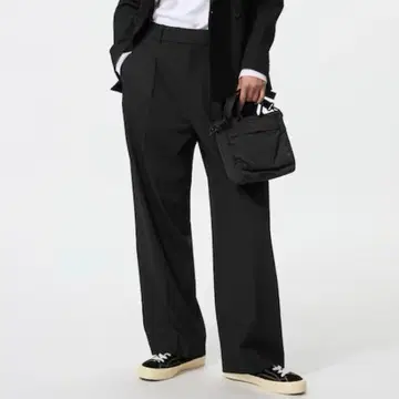 UNIQLO 턱 와이드 팬츠 블랙