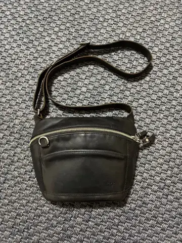 [ Ryu ] BODYBAG 푸에블로 가죽