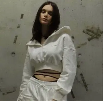 Melt the lady basic zip logo hoodie